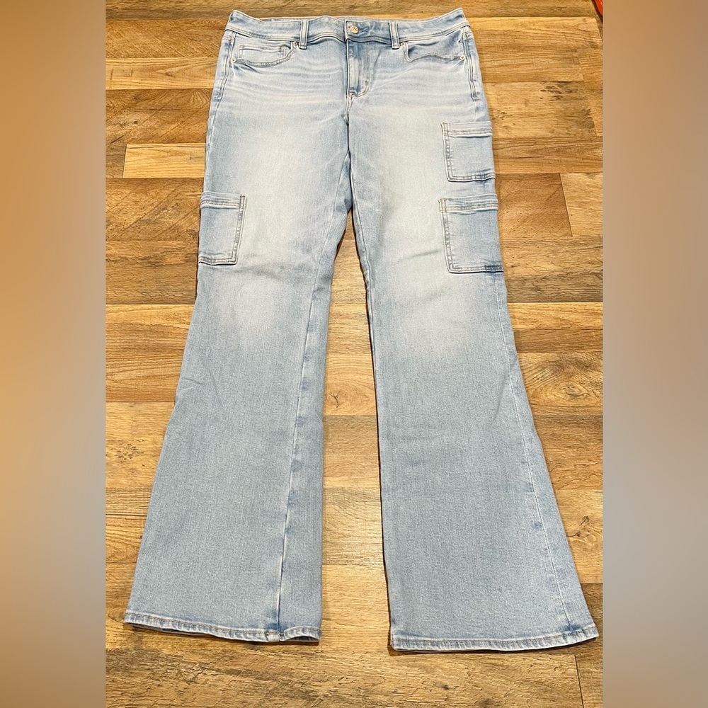 American Eagle Outfitters Light Wash Wide Leg Jeans